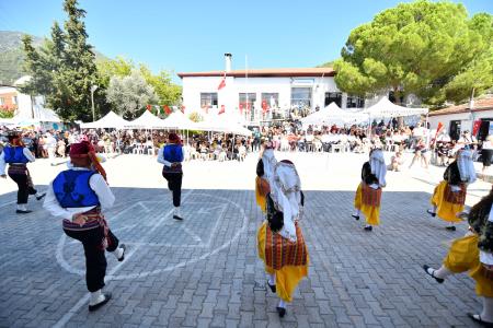 İncirköy şenliği renkli görüntülere sahne oldu